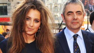 Photo of She definitely takes after her mother in the looks department! Rowan Atkinson’s stunning daughter Lily steals the show at Johnny English Reborn premiere