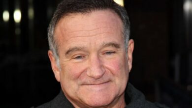 Photo of Robin Williams’ estate sues Pandora over comedy licenses