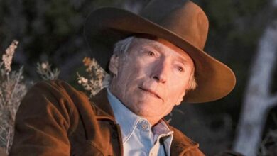 Photo of Cry Macho First Look Gives Cowboy Clint Eastwood a Pet Rooster