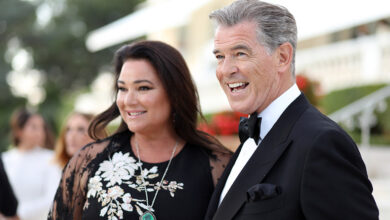 Photo of Smitten Pierce Brosnan shares personal new photo of wife Keely – fans react