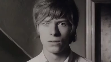 Photo of Why did David Bowie compare Mick Jagger to a “brothel keeper”?