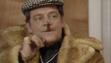 Photo of The actors Only Fools and Horses star David Jason nearly lost the part of Del Boy to