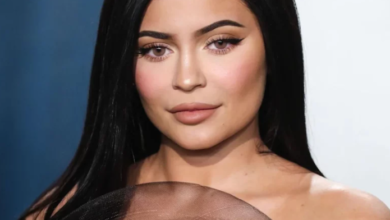 Photo of Kylie Jenner Has an Inspiring Reason For Opening Up About Postpartum Struggles