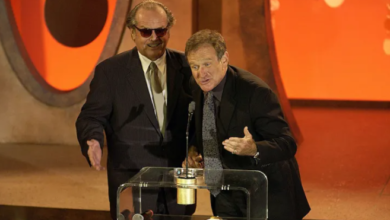 Photo of This Iconic Clip Of Robin Williams Accepting An Award For A Stoned Jack Nicholson And Slaying Hollywood’s Most Powerful People Is A Must-Watch