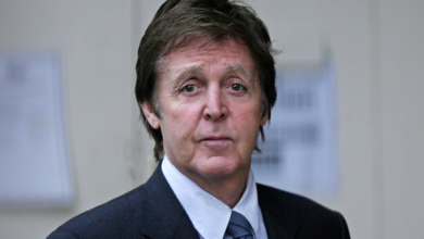 Photo of Paul McCartney Learned a Performance Trick From Little Richard That He Continues to Use to This Day
