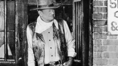 Photo of The ‘Gunsmoke’ Cast Had No Idea John Wayne Recorded the First Episode Introduction
