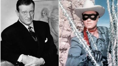 Photo of John Wayne and ‘The Lone Ranger’s Clayton Moore Agreed on Why the Western Genre Died