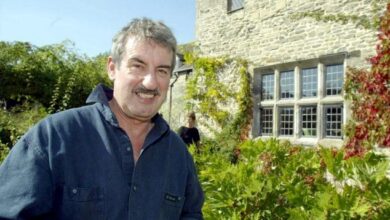 Photo of Only Fools And Horses star Boycie tries to get children’s home shut down after youngsters broke into his mansion while he was on holiday in Hawaii